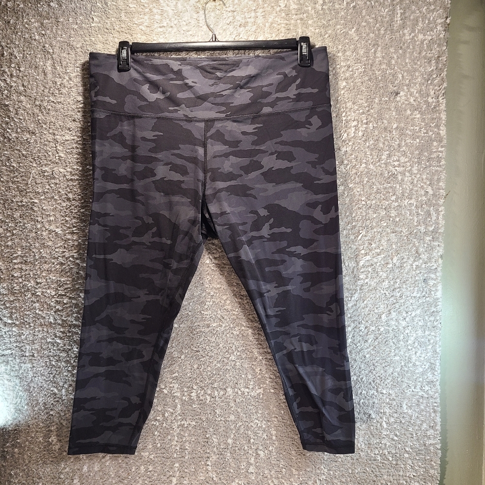 Athleta Womens Leggings 3X Camo Elation 7/8 Tight Cropped Athletic‎ Yoga Nylon